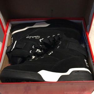 Patrick Ewing  Black and white shoes Nike